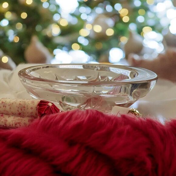 Vintage Art Glass Poinsettia Round Christmas Flower Dish Irredescent Floral - Picture 5 of 5